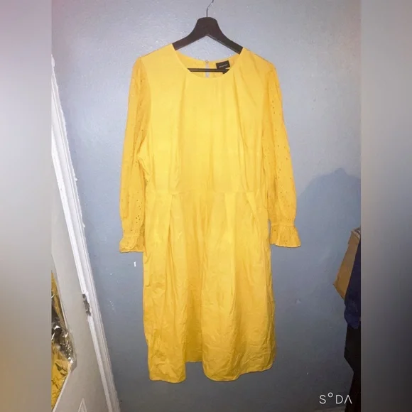 Who what wear yellow dress size X-Large leave has handmade flower not new long. - Picture 5 of 12